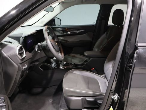 Used 2025 Chevrolet TrailBlazer LT image 10