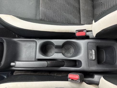 Used 2021 Nissan Versa SV FWD image 29