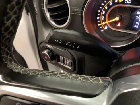 Used 2019 Jeep Wrangler Unlimited Sahara w/ Dual Top Group image 27