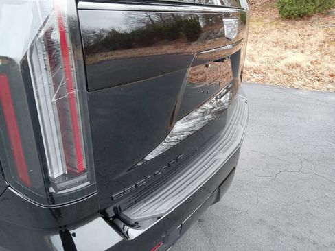 Certified 2026 Cadillac Escalade Platinum Sport w/ LPO, ONYX Package AWD/4WD image 9