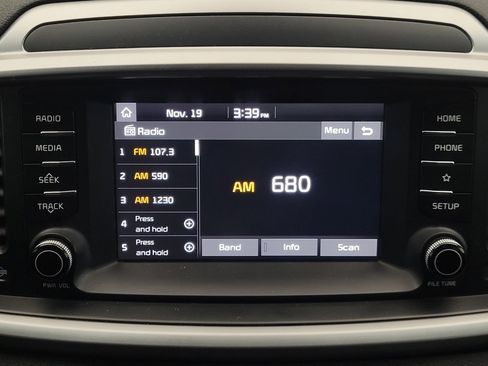 Used 2020 Kia Sorento LX image 25