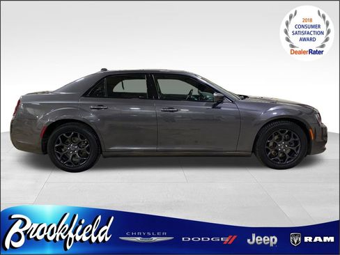 Used 2019 Chrysler 300 S image 7