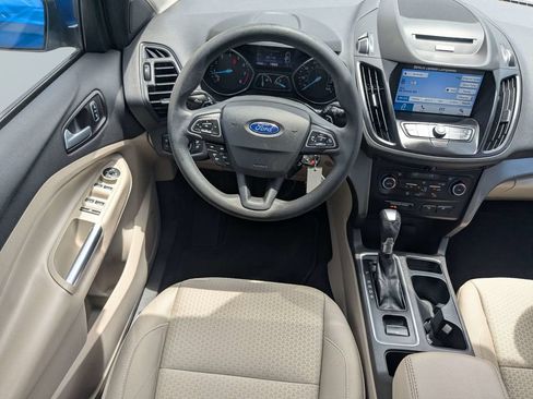 Used 2017 Ford Escape SE w/ Equipment Group 201A FWD image 15