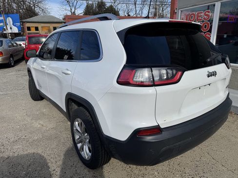 Used 2019 Jeep Cherokee Latitude w/ Cold Weather Group image 6