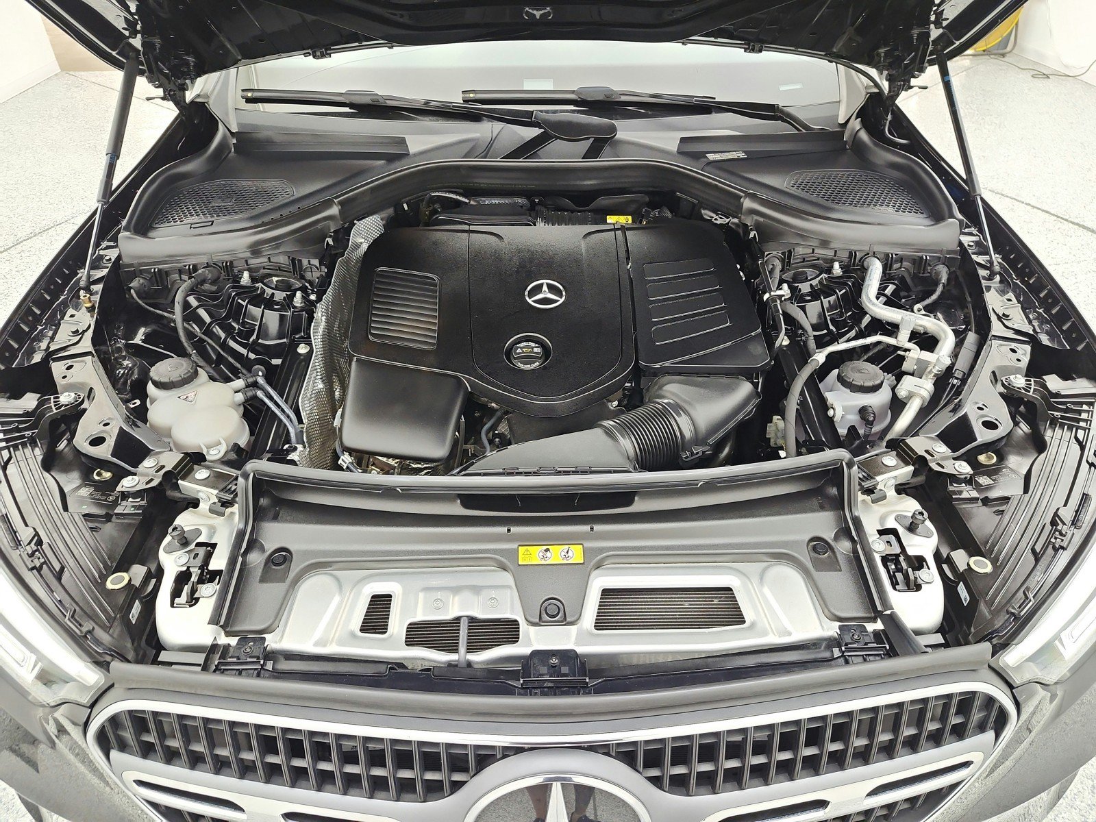 Used 2024 Mercedes-Benz GLC 300 4MATIC image 16