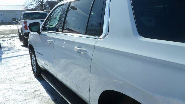 Used 2024 Chevrolet Suburban LT AWD/4WD image 9