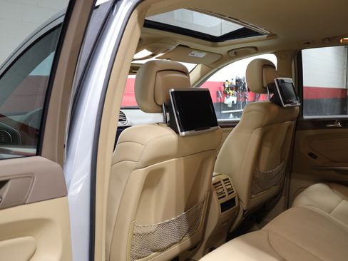 Used 2009 Mercedes-Benz ML 550 4MATIC image 39