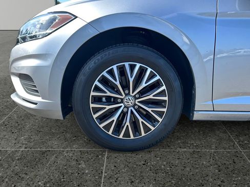 Used 2021 Volkswagen Jetta SE FWD image 4