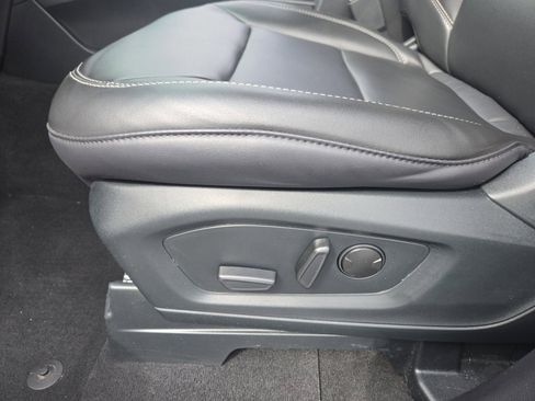 Used 2023 Ford Explorer XLT w/ Equipment Group 202A image 12