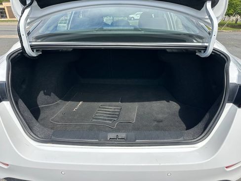 Used 2025 Nissan Sentra SV FWD image 38