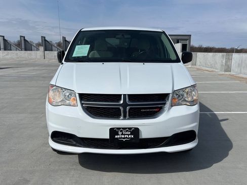 Used 2014 Dodge Grand Caravan SE w/ Quick Order Package 29E SE FWD image 9