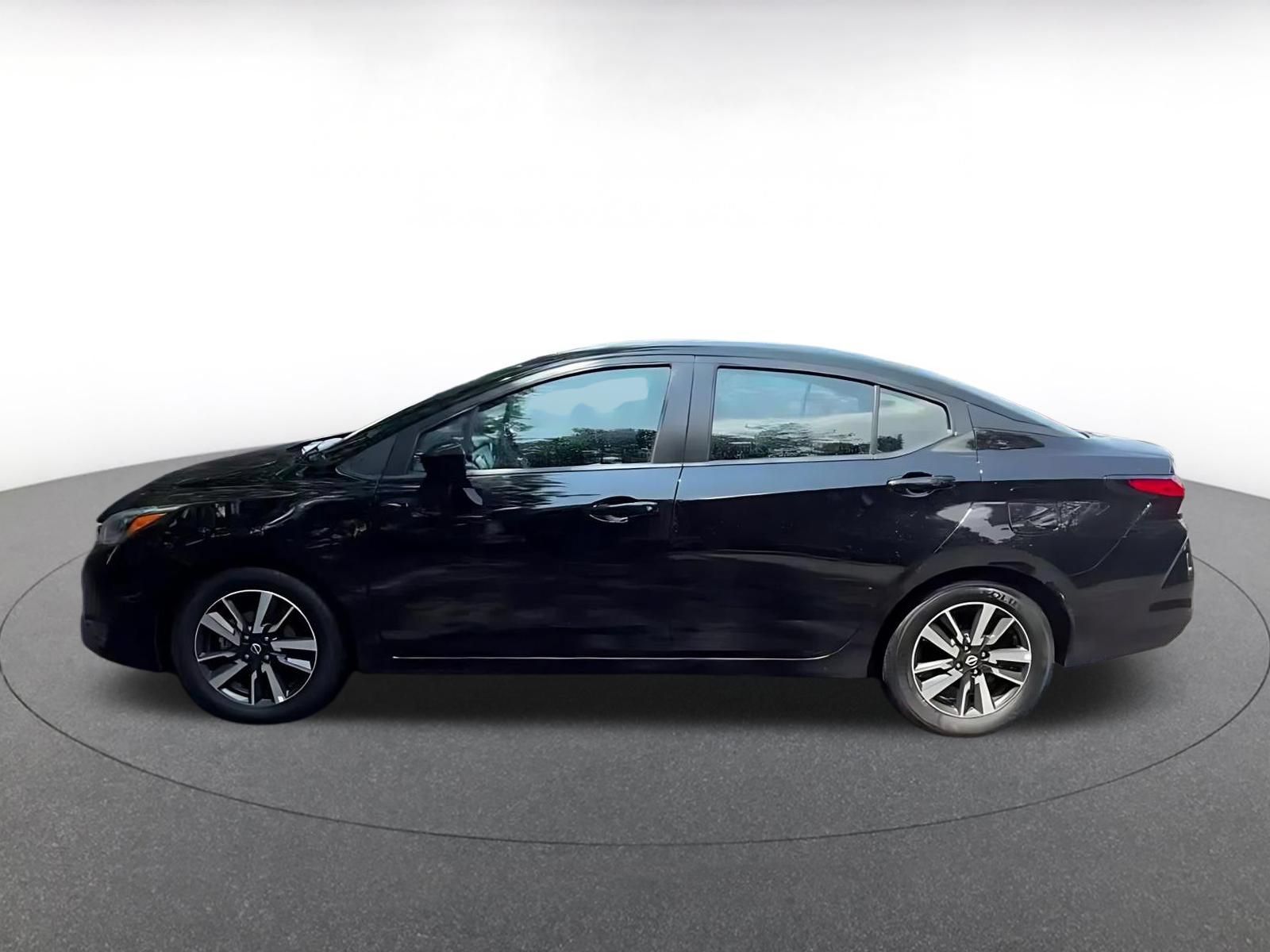 Used 2025 Nissan Versa SV FWD image 8