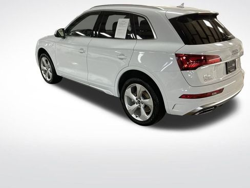 Certified 2025 Audi Q5 2.0T Premium Plus w/ Premium Plus Package AWD/4WD image 3