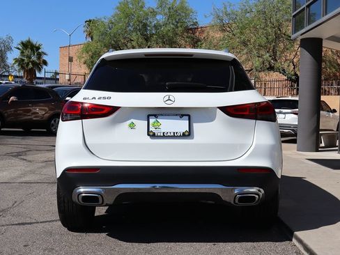 Used 2021 Mercedes-Benz GLA 250 w/ Premium Package image 11