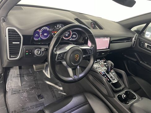 Used 2021 Porsche Cayenne S AWD/4WD image 4
