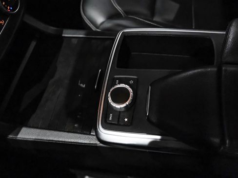 Used 2015 Mercedes-Benz ML 250 BlueTEC 4MATIC image 21