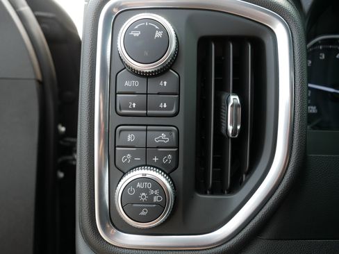 Used 2019 GMC Sierra 1500 SLT w/ SLT Premium Plus Package AWD/4WD image 26