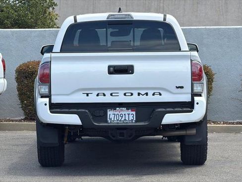 Certified 2023 Toyota Tacoma TRD Off-Road w/ TRD Premium Off Road Package AWD/4WD image 8