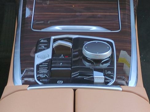 New 2027 BMW X7 xDrive40i w/ Premium Package AWD/4WD image 19