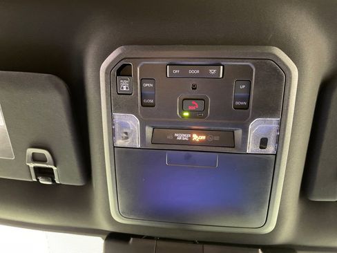 Certified 2025 Toyota Tacoma TRD Off-Road image 29