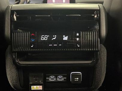 Used 2024 Jeep Wagoneer L Series II w/ Convenience Group I