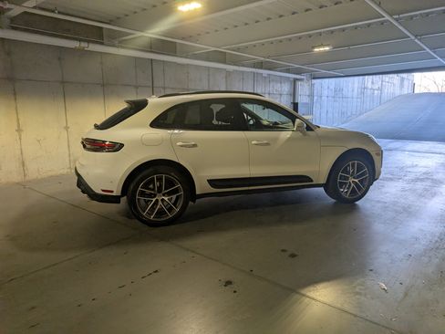 Used 2023 Porsche Macan image 12
