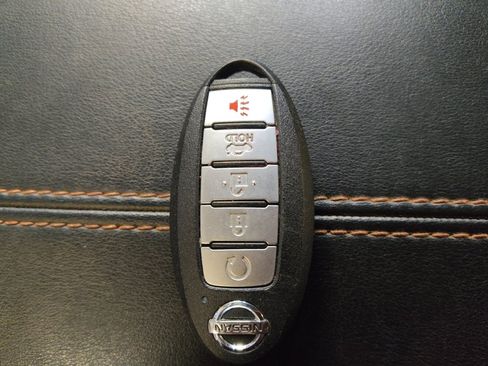 Used 2023 Nissan Sentra SR w/ Trunk Package FWD image 32