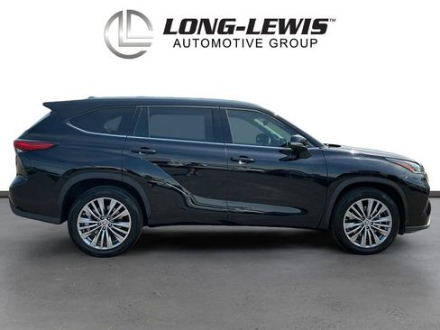 Used 2021 Toyota Highlander Platinum FWD image 8