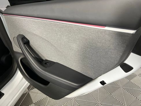 Used 2025 Tesla Model 3 Long Range image 31