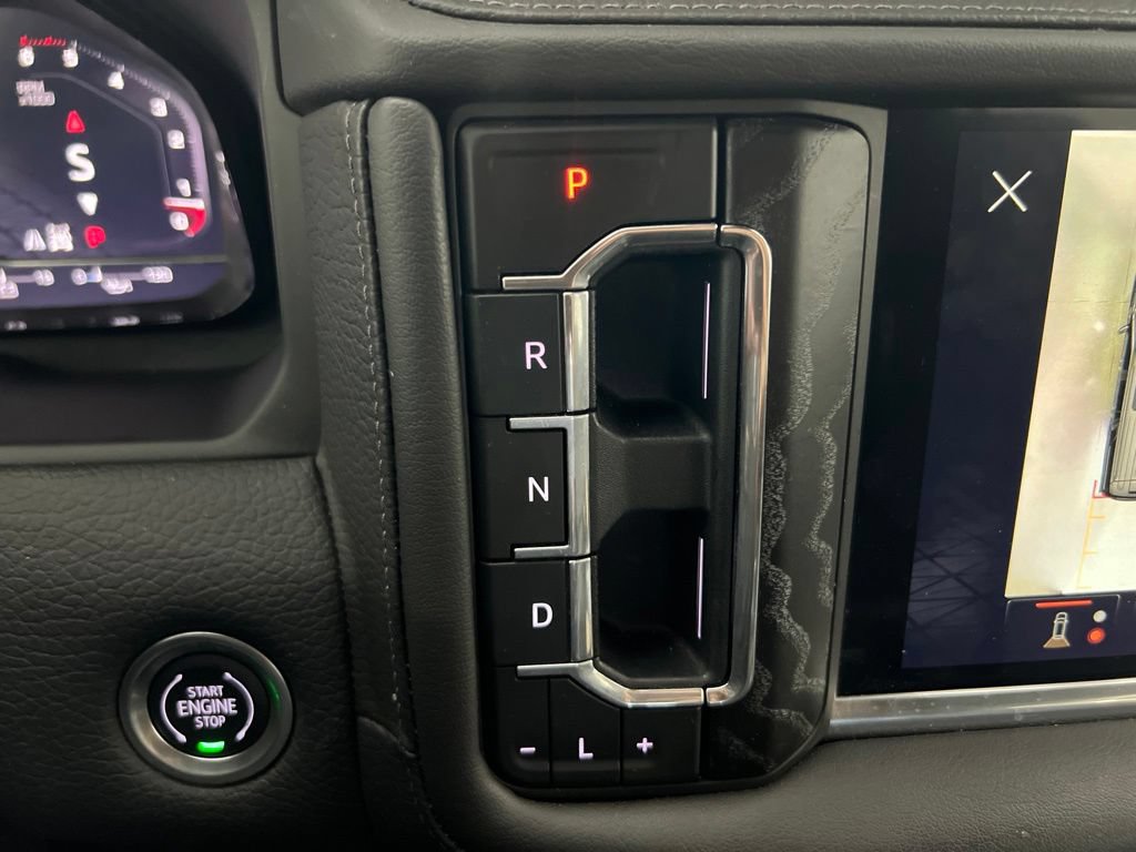 Used 2024 GMC Yukon Denali w/ Advanced Technology Package AWD/4WD image 15