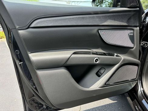 New 2024 Maserati Grecale GT image 27