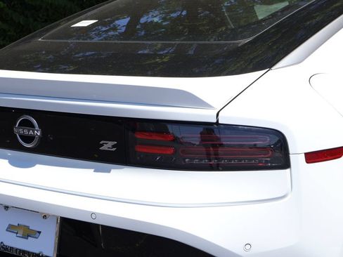 Used 2023 Nissan Z w/ Floor Mat Package (L93) RWD image 7