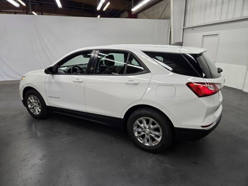 Used 2018 Chevrolet Equinox LS FWD image 3