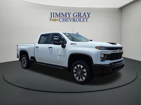 Used 2024 Chevrolet Silverado 2500 Custom w/ Custom Convenience Package AWD/4WD image 7