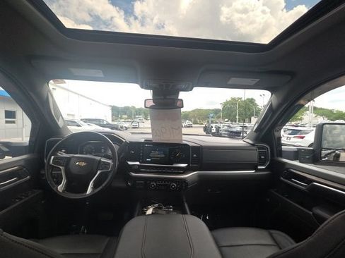 Used 2025 Chevrolet Silverado 3500 LTZ AWD/4WD image 16