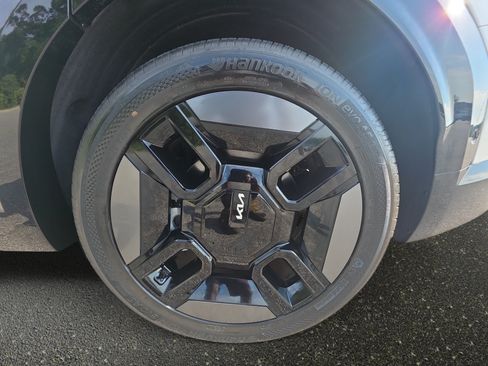 Used 2024 Kia EV9 GT-Line AWD/4WD image 36