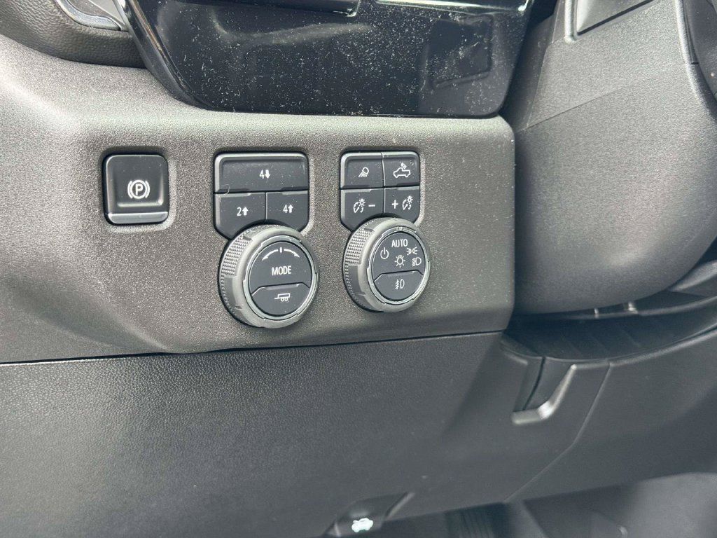 Used 2025 Chevrolet Silverado 2500 LT w/ Trail Boss Package AWD/4WD image 10