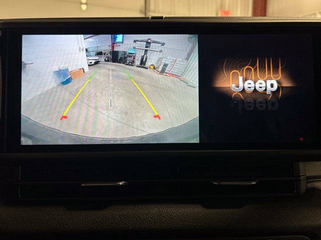 Used 2024 Jeep Wrangler Unlimited AWD/4WD image 29