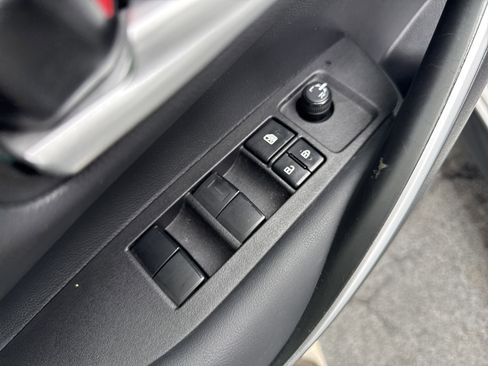 Used 2021 Toyota Corolla SE w/ SE Premium Package image 15