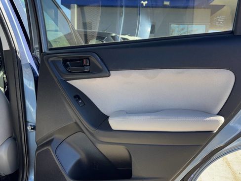Used 2016 Subaru Forester 2.5i Premium image 18