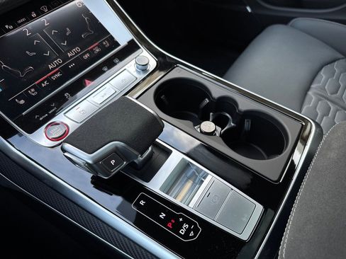 New 2026 Audi RS Q8 performance image 19