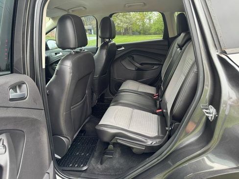 Used 2017 Ford Escape SE w/ SE Sport Appearance Package image 13