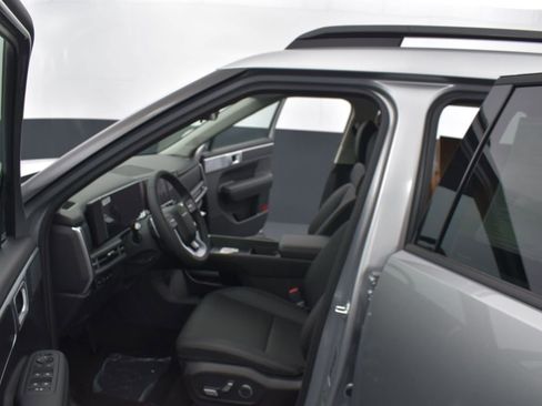 Used 2025 Hyundai Santa Fe SEL image 11