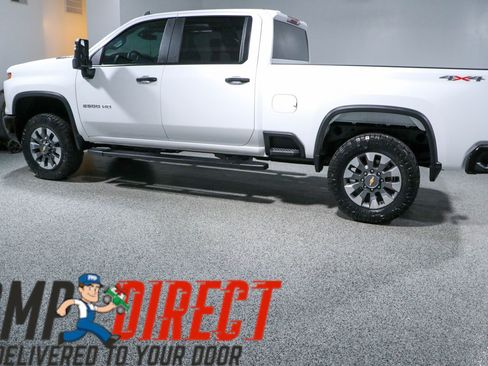 Used 2024 Chevrolet Silverado 2500 Custom w/ Custom Value Package AWD/4WD image 11