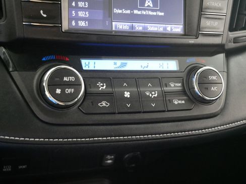 Used 2018 Toyota RAV4 XLE image 23