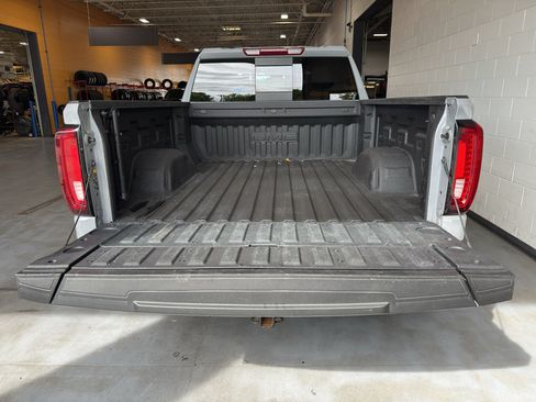 Used 2025 GMC Sierra 1500 AT4 w/ AT4 Preferred Package AWD/4WD image 23