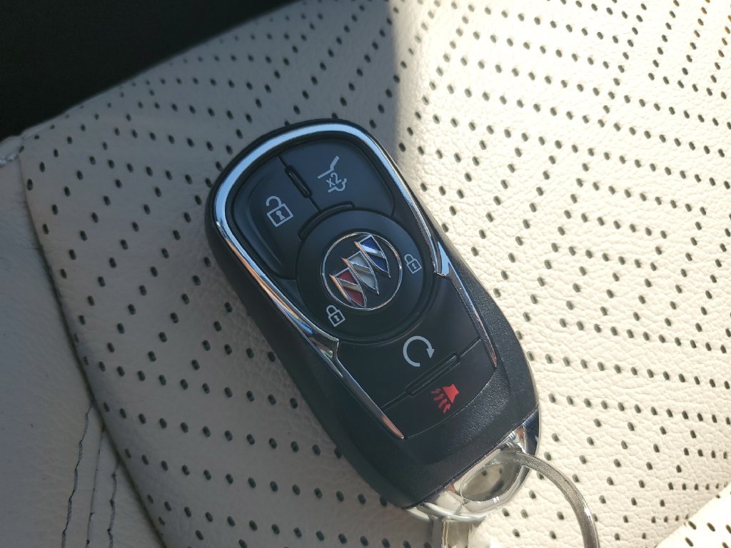 Used 2022 Buick Encore GX Essence w/ Advanced Technology Package FWD image 24