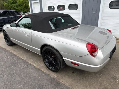 Used 2005 Ford Thunderbird RWD image 6