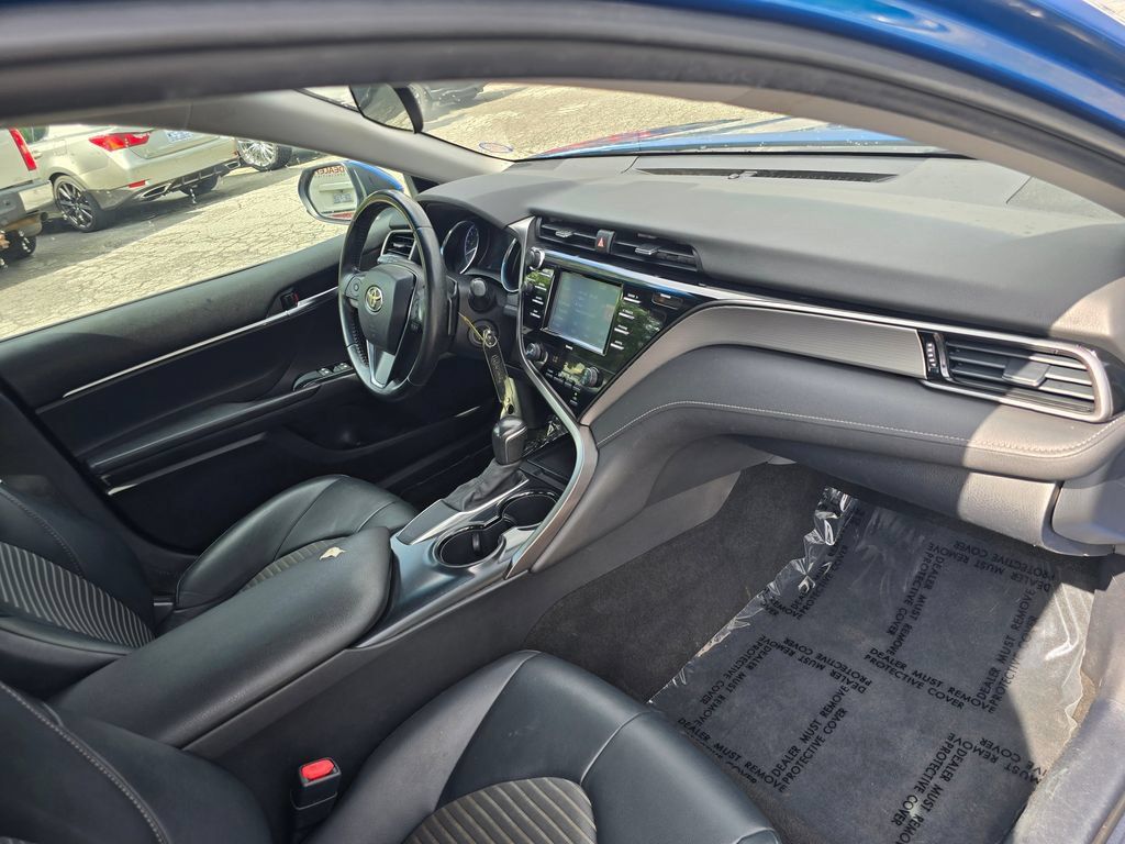 Used 2020 Toyota Camry SE FWD image 29