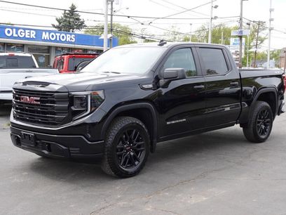 Used 2023 GMC Sierra 1500 Pro w/ Graphite Edition